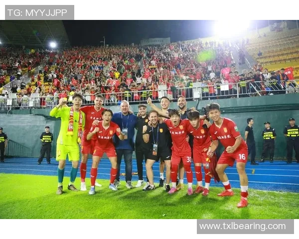 二星足球队的代表球星及其在球队中的核心作用解析