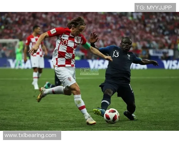 球场英雄集结荣耀时刻 足球世界全明星尽显风采